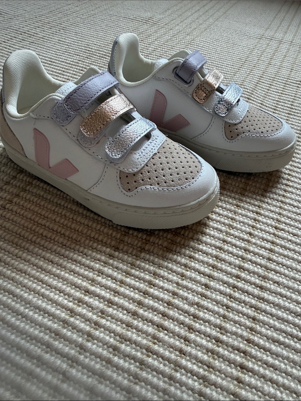 BRAND NEW Girls Veja Velcro Sneakers